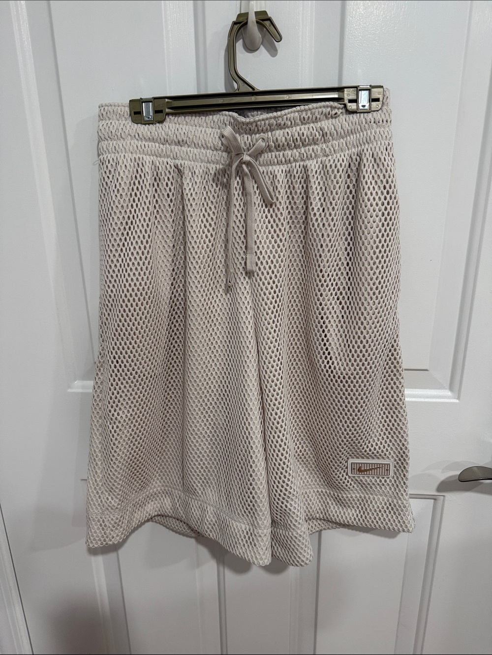 Nike Men’s Beige Mesh Athletic Shorts Devin Booker